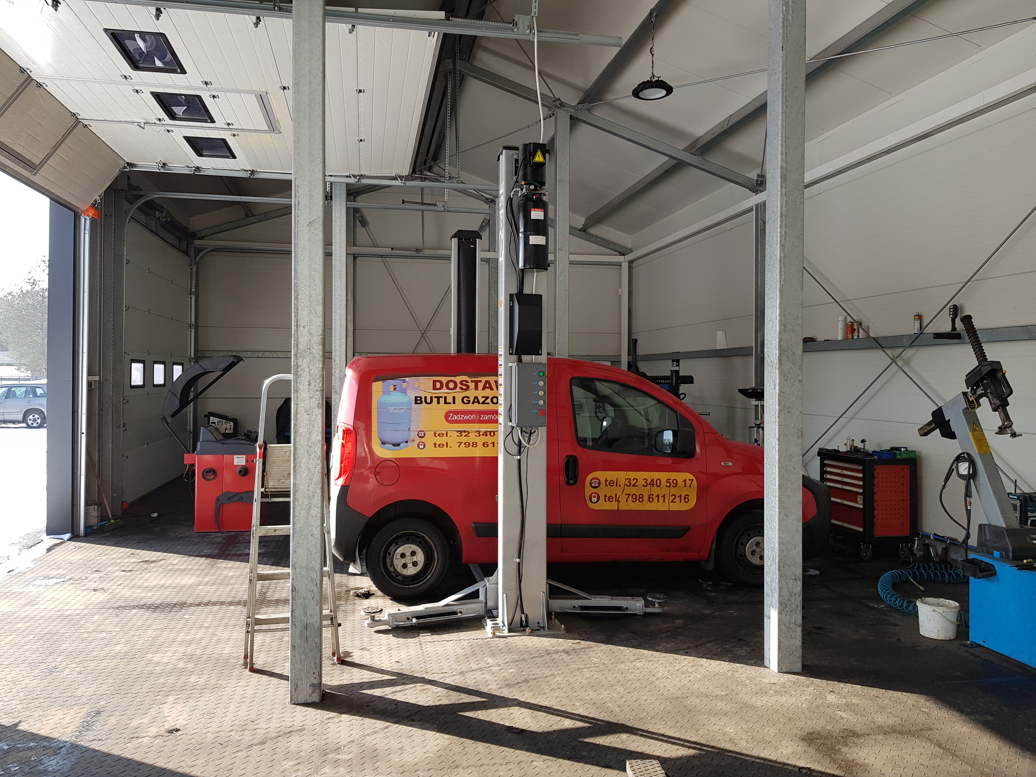 Warsztat samochodowy i wulkanizacja